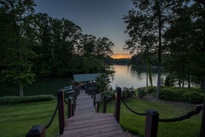 House | 6 bedrooms - Jake s Lake House by Avantstay Lake Gazebo (Denver)