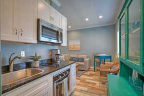 House | 1 bedroom - Beach Bungalow by Avantstay Walk to Beach Pool (Port Aransas)