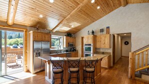 Unclassified image, 5 of 40, button - Paw Print Hot Tub Mountain Views Game Room 4mins to Ski Resort (Big Bear Lake)