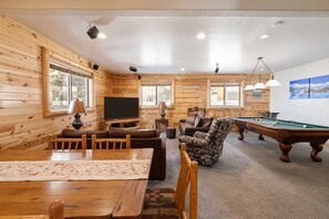 House | 4 bedrooms - Paw Print Hot Tub Mountain Views Game Room 4mins to Ski Resort (Big Bear Lake)