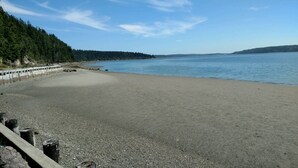 House - Harbor View Haven by Avantstay Private Backyard (Langley)
