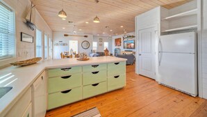 House | 4 bedrooms - Best Little Shore House by Avantstay Shared Pool (Port Aransas)