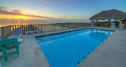 Oscar s Lodge by Avantstay Dock Pool Access