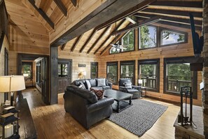 House | 4 bedrooms - Bankhead Lodge by Avantstay Waterfront Log Cabin (Denver)