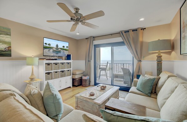 Apartment | 3 bedrooms - 211 Seascape by Avantstay Oceanfront View Pool (Isle of Palms)