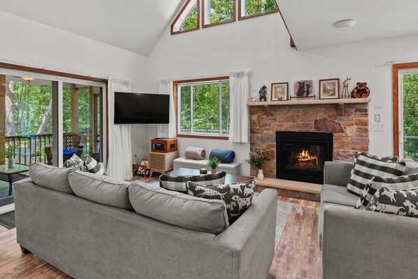 House - Maple Oasis by Avantstay Newly Built w Hot Tub Game Room Fire Pit (Blakeslee)