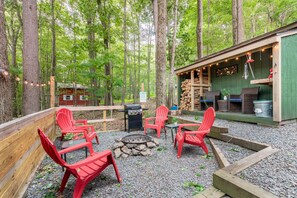 House | 3 bedrooms - Arrowhead Lake Retreat by Avantstay Shared Pool Game Room Firepit (Pocono Lake)