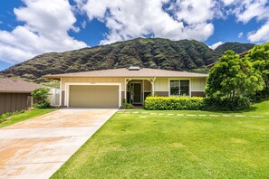 House | 3 bedrooms - Pakele Oahu by Avantstay 5 Min to Makaha Beach (Waianae)