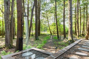 3 bedrooms - Lakeshore Oasis by Avantstay Private Beach Views Hot Tub Volleyball (Blakeslee)