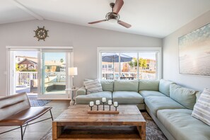 House | 5 bedrooms - Ocean Breeze Buyout by Avantstay Steps to Beach (Newport Beach)