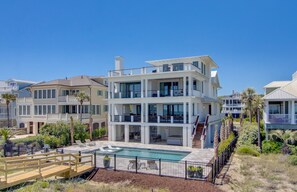 House | 6 bedrooms - 710 Ocean Boulevard Avantstay Oceanfront Private Pool Rooftop Deck (Isle of Palms)