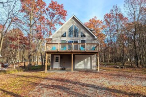 House | 3 bedrooms - Woodland Chalet by Avantstay Deck Lake Access (Albrightsville)