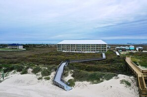 House | 3 bedrooms - Salt Sun by Avantstay Beach Access Pool (Port Aransas)