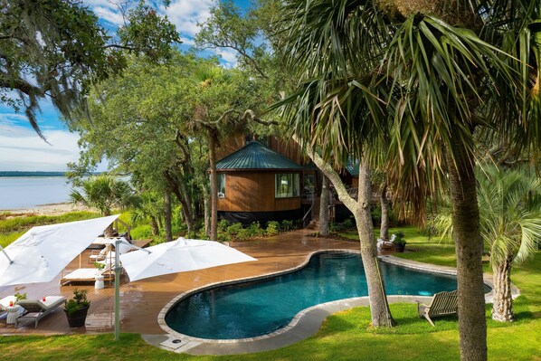 Villa | 7 bedrooms - Buck Island by Avantstay Exclusive Private Island Sleeps 26 Pool Hot Tub Views (Hilton Head Island)