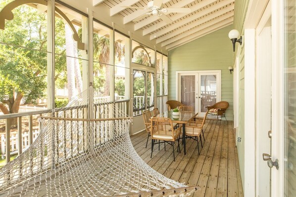 House | 3 bedrooms - 75 Grand Pavilion by Avantstay Steps From Beach 2 Community Pools (Isle of Palms)