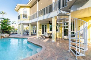 บ้านพัก | 5 ห้องนอน