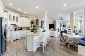 House - Cobalt Coast by Avantstay 7bdr Steps From Beach (Hilton Head Island)