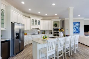 House - Cobalt Coast by Avantstay 7bdr Steps From Beach (Hilton Head Island)