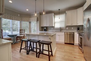 House | 4 bedrooms - 73 Grand Pavilion by Avantstay Corner Lot Porch (Isle of Palms)