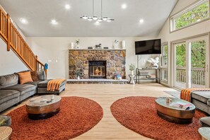 3 bedrooms - Emerald Bluff by Avantstay Lake Views Deck Fire Pit Game Room (Long Pond)