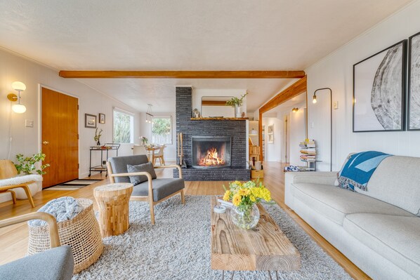 3 bedrooms - Four Bears by Avantstay Walk to Beach Hot Tub Ocean View (Arch Cape)