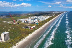 House | 4 bedrooms - Boots and Beaches by Avantstay Walk to the Beach (Port Aransas)