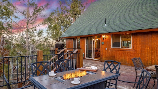 Unclassified image, 1 of 41, button - Alpine Whisper by Avantstay Deck Pool Table (Big Bear Lake)