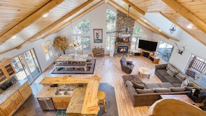 Unclassified image, 5 of 41, button - Alpine Whisper by Avantstay Deck Pool Table (Big Bear Lake)