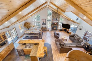 3 bedrooms - Alpine Whisper by Avantstay Deck Pool Table (Big Bear Lake)