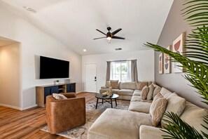 House | 4 bedrooms - Montego by Avantstay Private Yard w Pool Hot Tub (Indio)