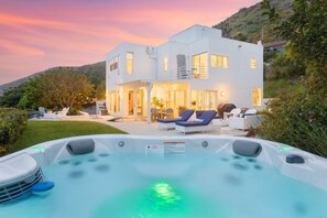3 bedrooms - Stardust by Avantstay Views Hot Tub Pool Table (Malibu)