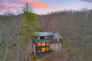 House - Twilight Ridge by Avantstay Mountain Mansion 20min to Pigeon Forge (Sevierville)