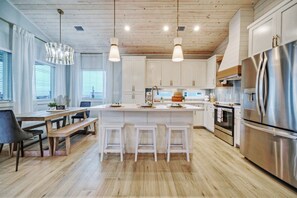 House | 4 bedrooms - Swinging Easy by Avantstay Private Pool Firepit Balcony (Port Aransas)