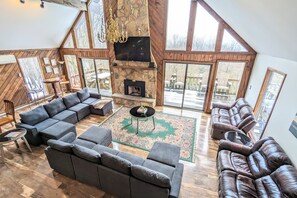 House | 5 bedrooms - Sky View Chalet by Avantstay Stunning Interior Spacious Deck Hot Tub View (Lake Harmony)