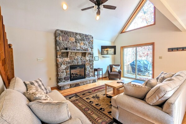 6 bedrooms - Hickory Haven by Avantstay Hot Tub Game Room Theater Deck (Albrightsville)