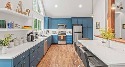 Happy Trails Chalet by Avantstay Sauna Deck Private Community Beach Access