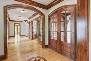 House | 8 bedrooms - Sunset Shores Resort The Grand House by Avantstay (Mooresville)