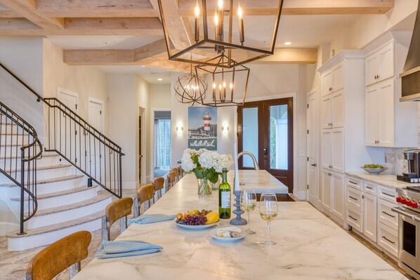 House | 10 bedrooms
