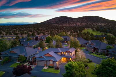 Forest Ridge Loop by Avantstay Hot Tub Private Community Amenities