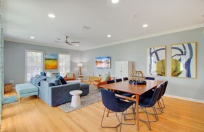 House - 56 Grand Pavilion by Avantstay Oceanfront Deck Views Community Pool (Isle of Palms)