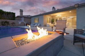 Room - Indio Echo Avantstay Terra Lago Retreat Pool Firepit Outdoor Kitchen (Indio)