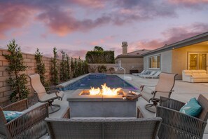 Room - Indio Echo Avantstay Terra Lago Retreat Pool Firepit Outdoor Kitchen (Indio)