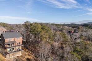 House | 8 bedrooms