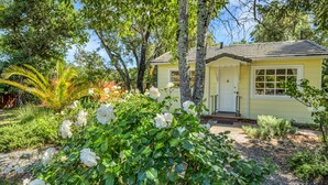 House - Grapevine Cottage by Avantstay Hobby Vineyard Firepit (Glen Ellen)