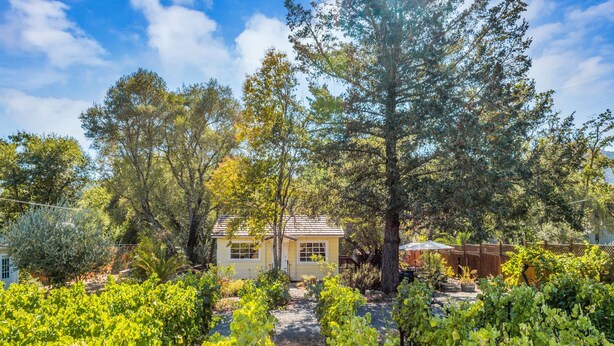 House - Grapevine Cottage by Avantstay Hobby Vineyard Firepit (Glen Ellen)