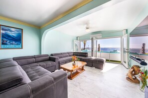 4 bedrooms - Moana Vista by Avantstay Private Beach Views (Hau`ula)