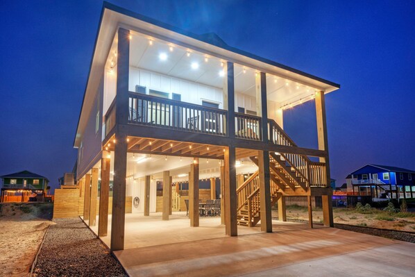 4 bedrooms - Tux Sea Do by Avantstay Modern Beach Haven w Private Pool (Port Aransas)