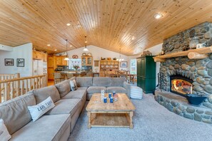 House | 4 bedrooms - Tahoe Vista by Avantstay Central Location Patio (Tahoe Vista)