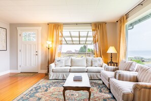 6 bedrooms - Maxwelton Farm Guest House by Avantstay A Views (Clinton)