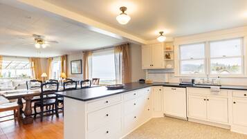 House | 6 bilik tidur